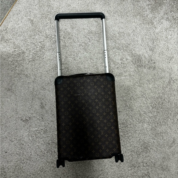Louis Vuitton suitcase 8.5/10 condition - Picture 4 of 4